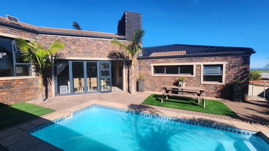 5 Bedroom Property for Sale in Vredenburg Western Cape